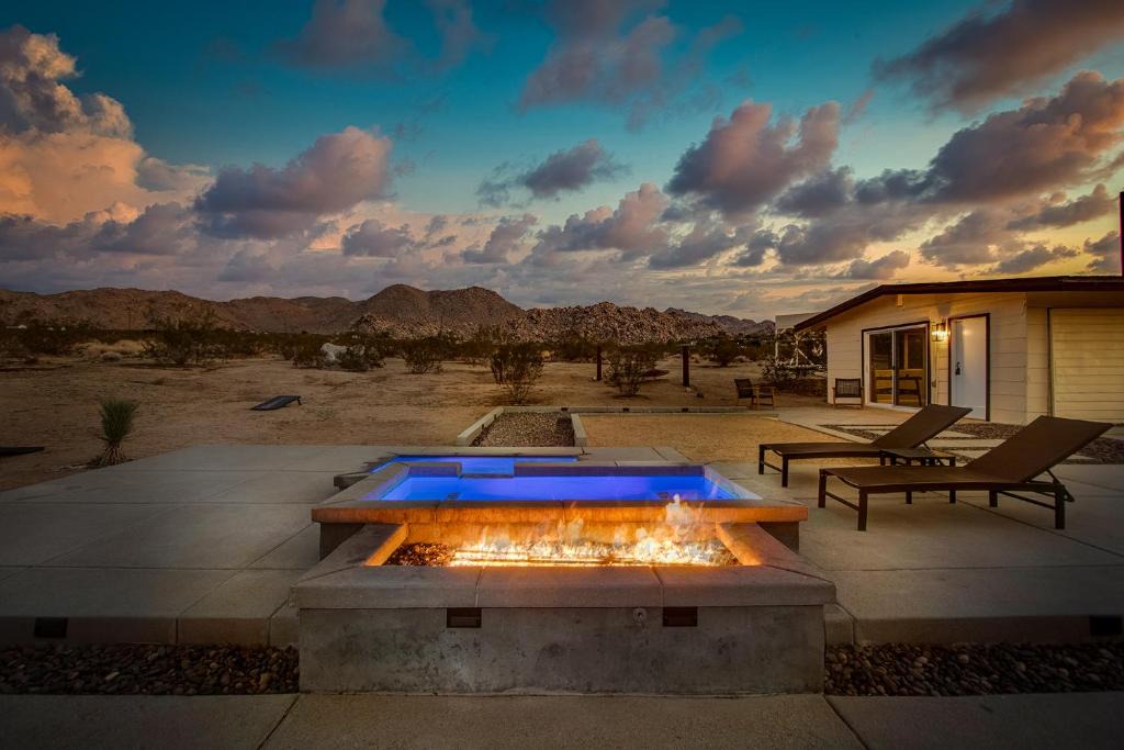 Panorama Heights House | @ Marbella Lane - The Moon Designer Home right behind the JTNP