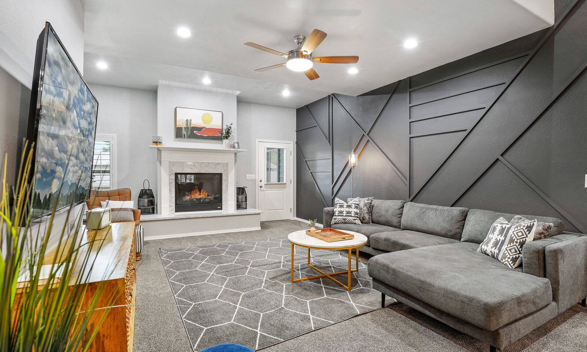 Flagstaff House | Mid Century Cabin in the pines with 8 person hot tub, 2 hours from grand canyon