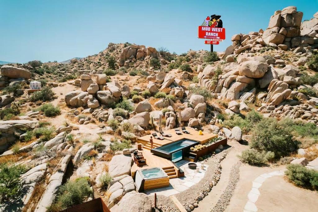 Pioneertown House | Mod West Ranch: 5-acre Boulder Playground