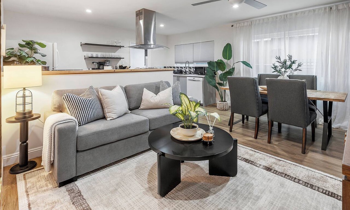 Downtown Los Angeles House | Modern 1BD w/Gated Parking, Laundry, AC, Fast Wifi, – Near USC
