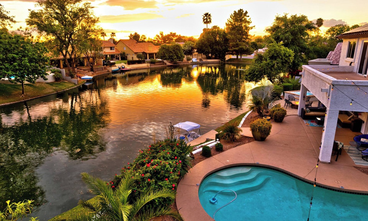 Ocotillo House | Modern 3bd2.5bth incl. misters, pool, spa, pool table, kayaks, pedal boat, bikes