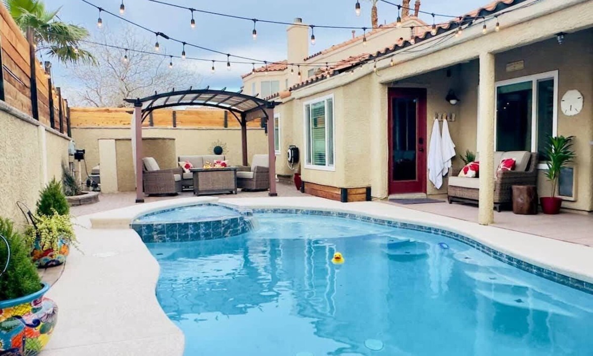 Las Vegas House | Modern 3BR Home with Pool, Jacuzzi, Games Room
