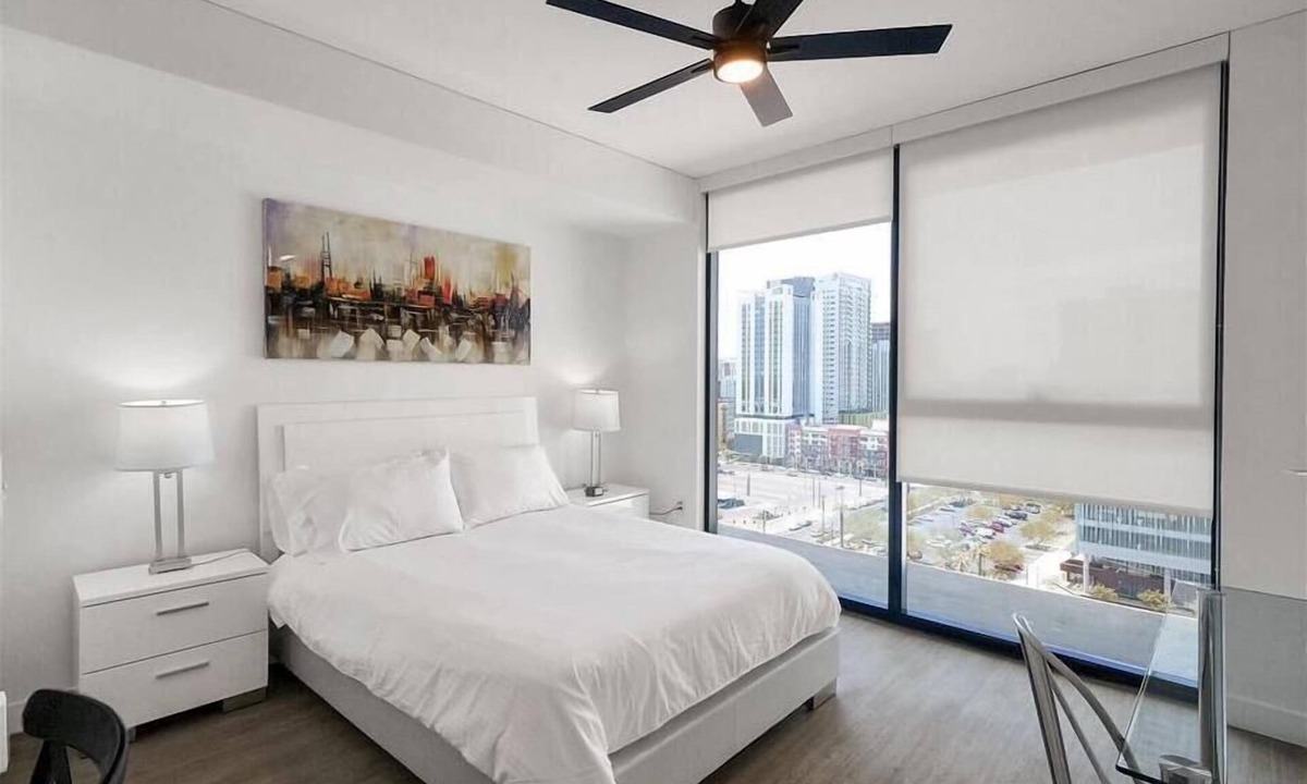 Evans Churchill Apartment | Modern Studio w/in-unit Laundry | Roosevelt Row | nr Metro