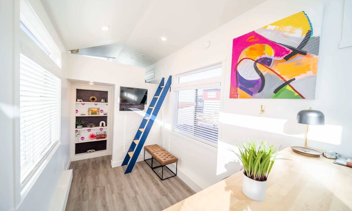 Apple Valley House | Modern tiny home near Zion | Private Deck | Views