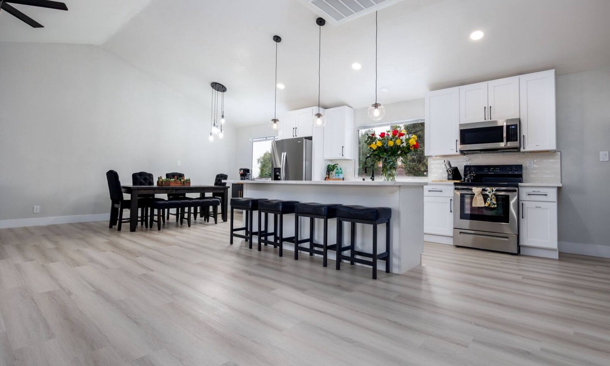Las Vegas House | Modern Upscale Vegas Oasis