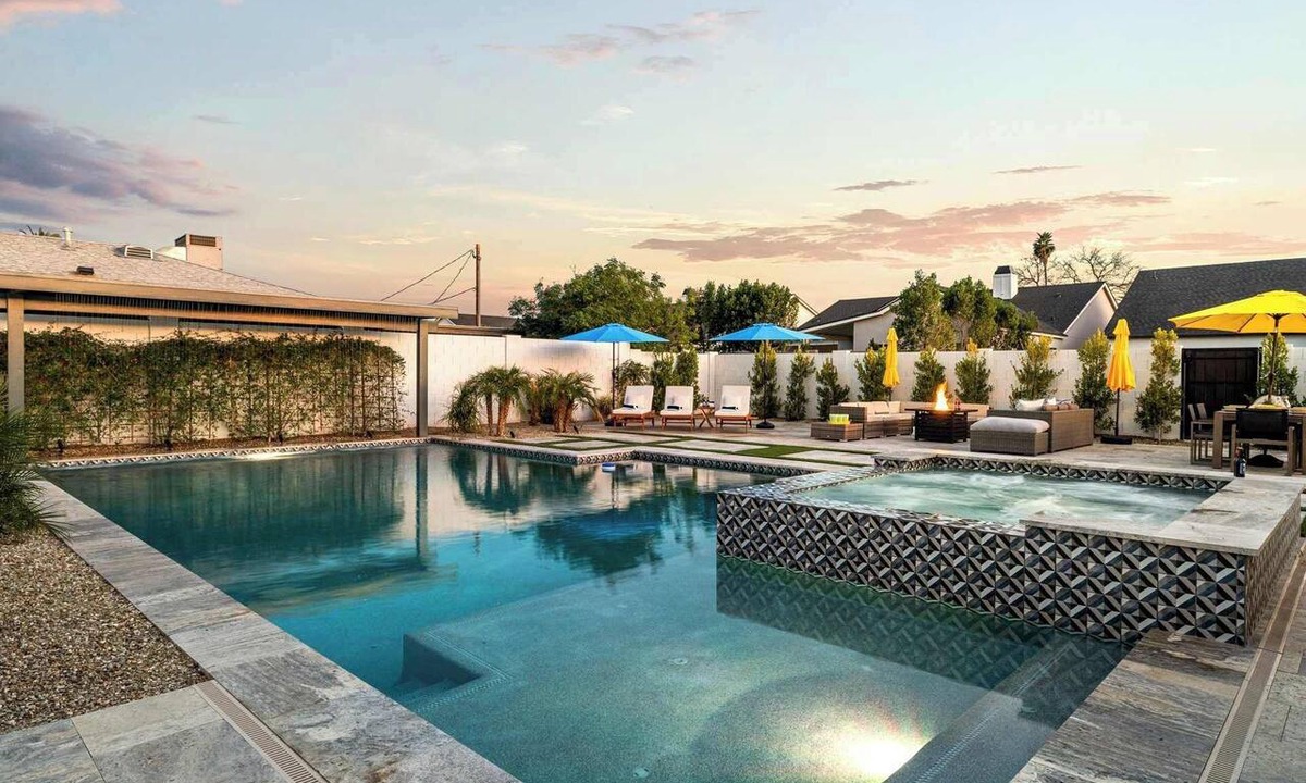 Arcadia Lite House | Montecito Luxe: 3-Villa Retreat w/Pool Courtyard
