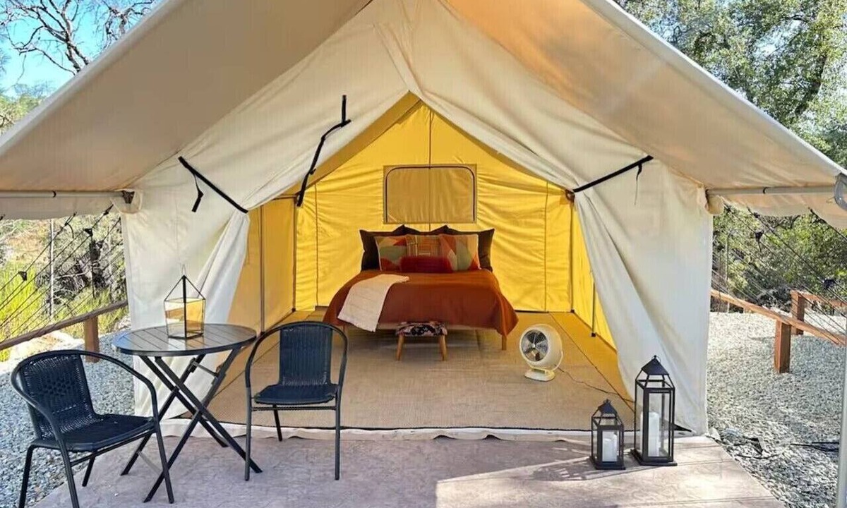 Smartville RV Rental | Moonshadow Flat Glamping: Onyx Tent