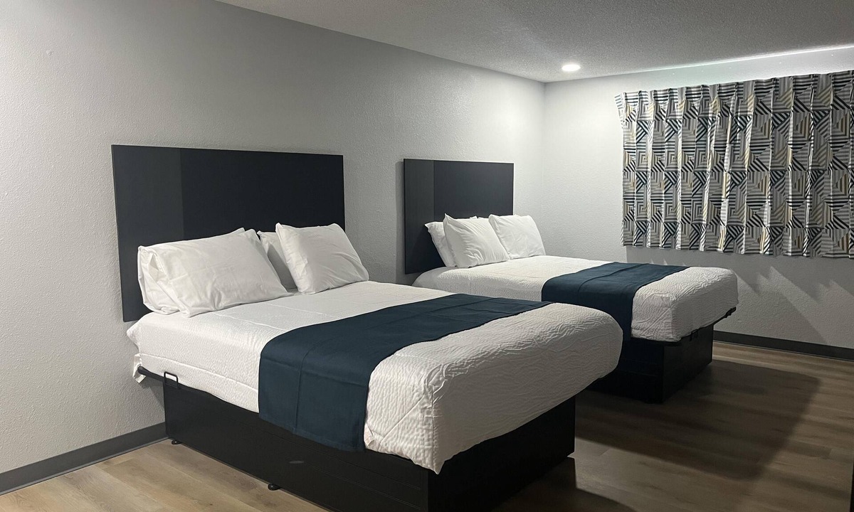 Downtown Las Vegas Hostel | Motel 6 - Las Vegas, NV – Downtown Fremont St Experience