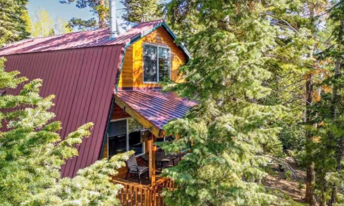 Meadow View Heights Cabin | Mountain Charm Quaint 2-bedroom cabin in Duck Creek Village
