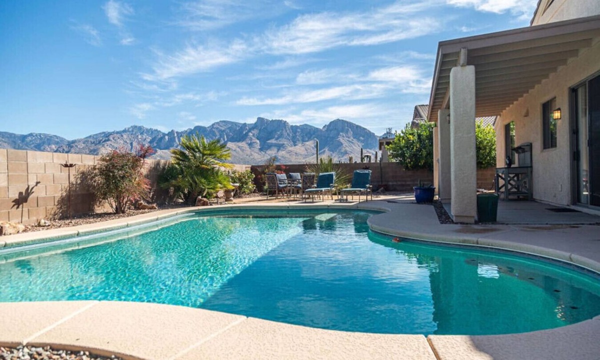 Oro Valley House | Mountain View Beauty with Pool