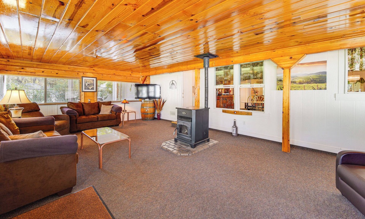 Redding House | ‘Mtn Gate Guest House’ ~ 6 Mi to Shasta Lake!