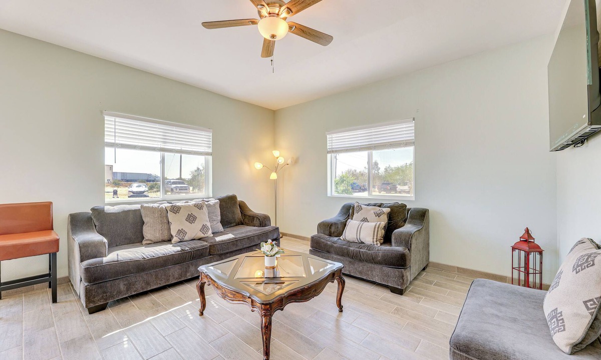 Casa Grande House | Mtn Views: Spacious Family Home in Casa Grande!