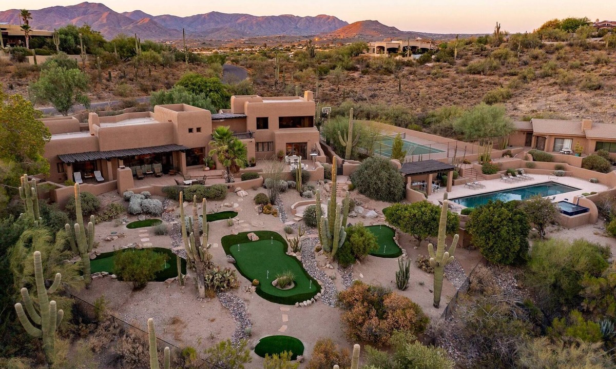 Carefree House | NEW 6BR Carefree Estate with Views | Tennis, Pickleball, Pool, Infinity Spa, Golf & Views