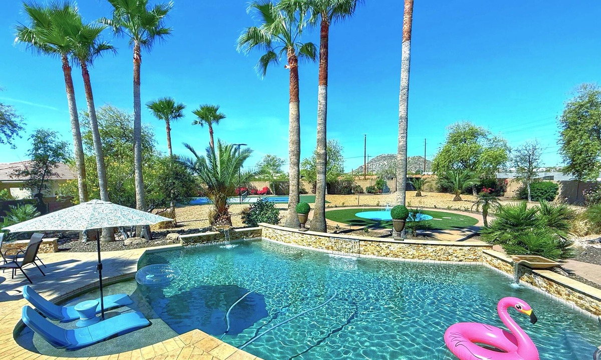 East Mesa House | NEW Epic Retreat! Pickle Ball, Pool, Spa, Batting Cage, Billiards, Game Room +