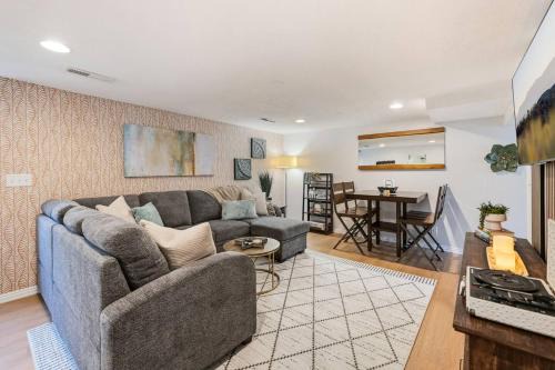 Millcreek Apartment | *New* Gorgeous Space w/Big Rooms, Perfect Location