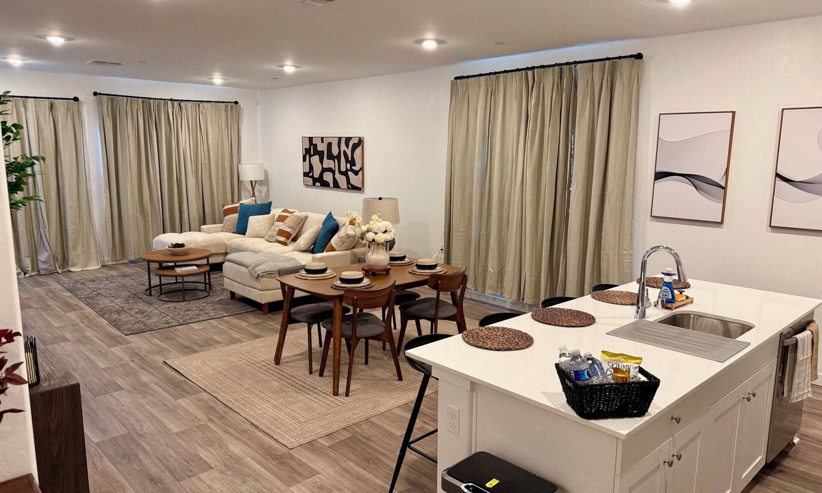 Pumpkin Center House | Newly built, stylish 3BR/2BA home in a quiet Bakersfield neighborhood.