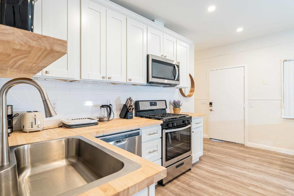 Bonita House | Newly Remodeled 2B1B House on Historic Route 66