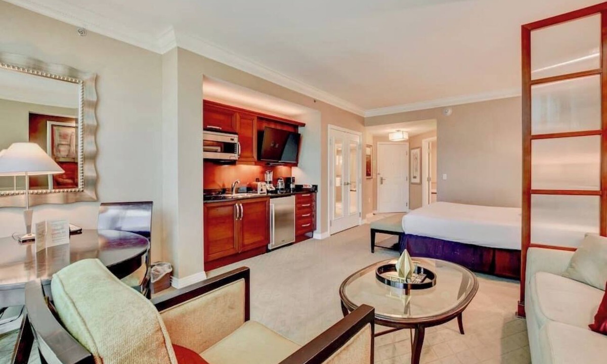 Las Vegas Condo | No Resort Fee | Strip Views, Pools & Parking
