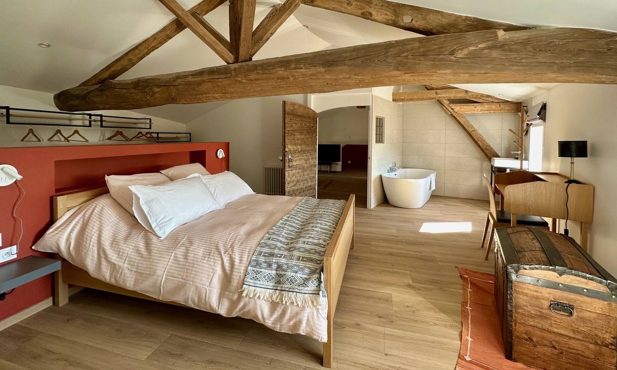 Solutre-Pouilly House | Numerobis-Elegant gite Solutré-Pouilly with terrace