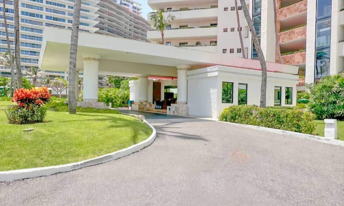 Playa Diamante Apartment | Ocean View, with access to the beach, lounge chairs and awnings included. Beautiful view