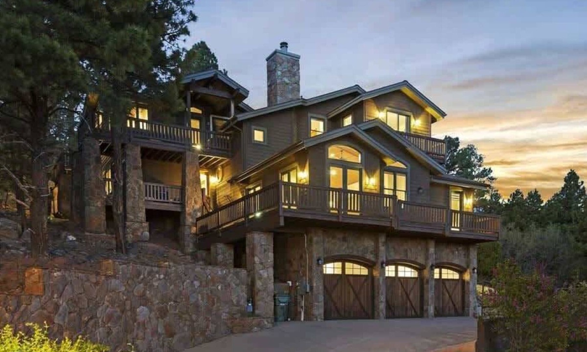 Flagstaff House | On trails, 2 mi to town & NAU, 12 mi to Snowbowl