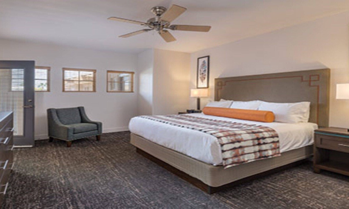 South Scottsdale Resort | One Bedroom Sleeps 4
