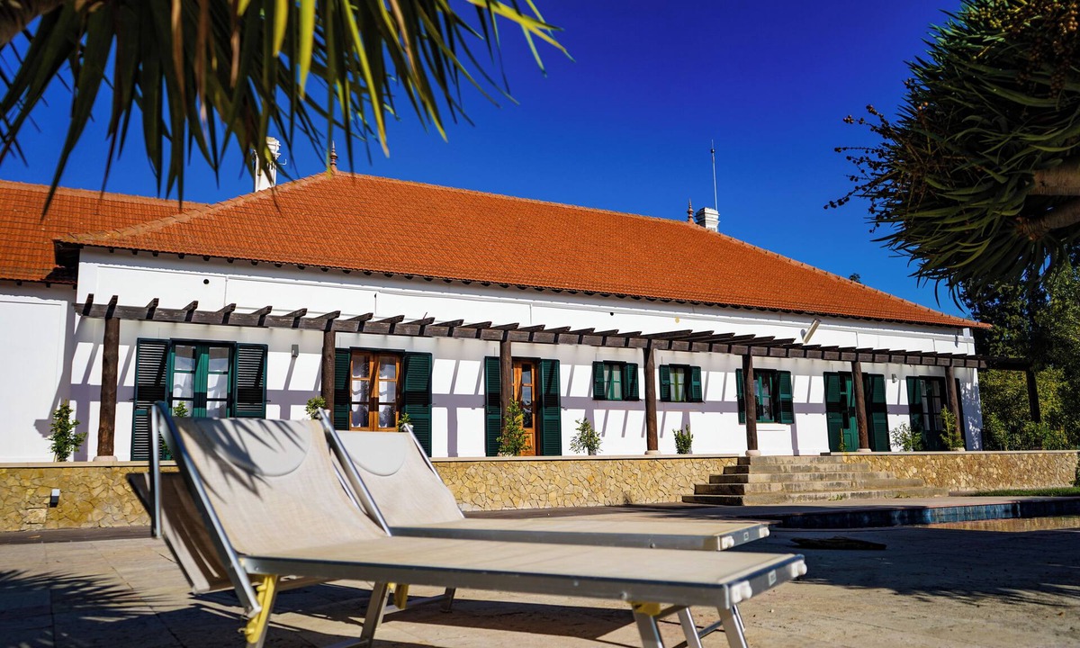 Bouvet Island House | Palacio Club House - Lugar Minas da Caveira