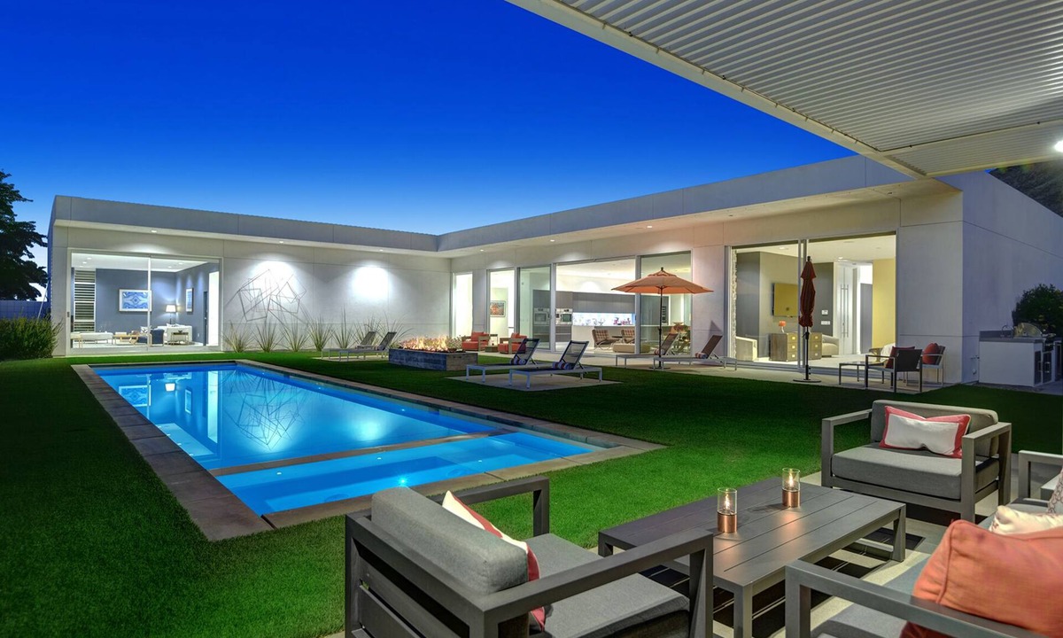 Palm Springs House | Palm Perfect! Luxurious property in stunning setting.