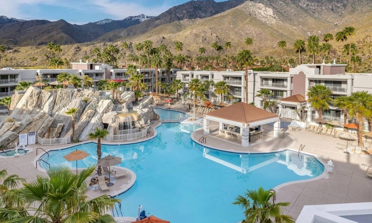 Canyon Corridor Villa | Palm Springs | Palm Springs Family Stay | Pool & Water Slide | 3BR Sleeps 10