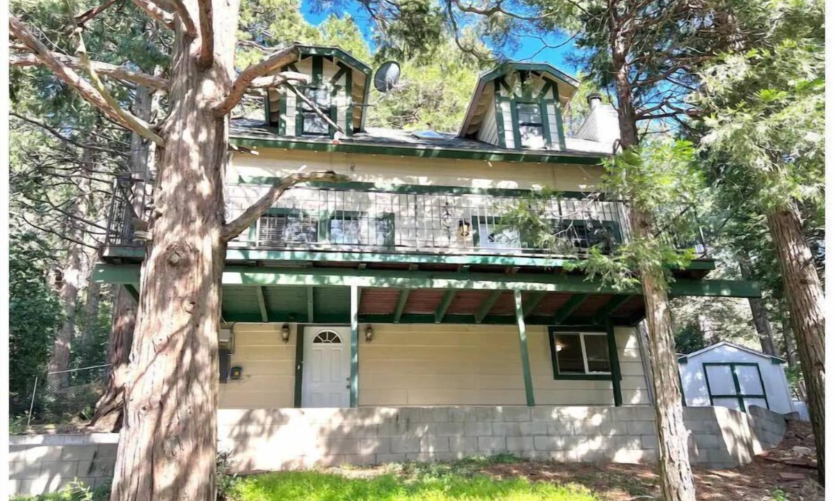 Crestline Cabin | Peaceful 5-Bedroom Cabin- 2 Miles To Lake Gregory