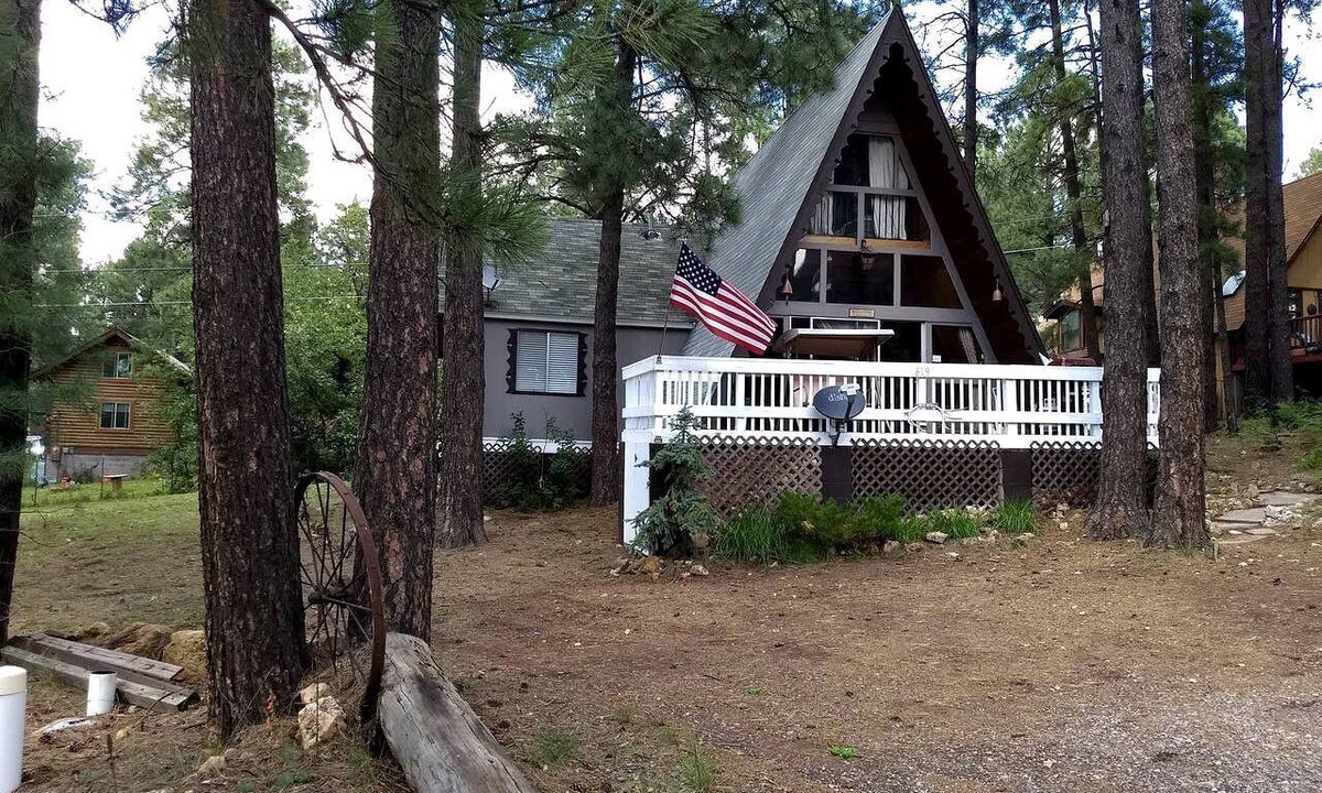 Mountainaire Cabin | Peaceful Mountain Cottage near Humphrey's Peak in Flagstaff, Arizona