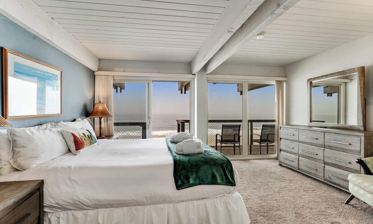 La Selva Beach House | Perched on the Sand – Oceanfront Living