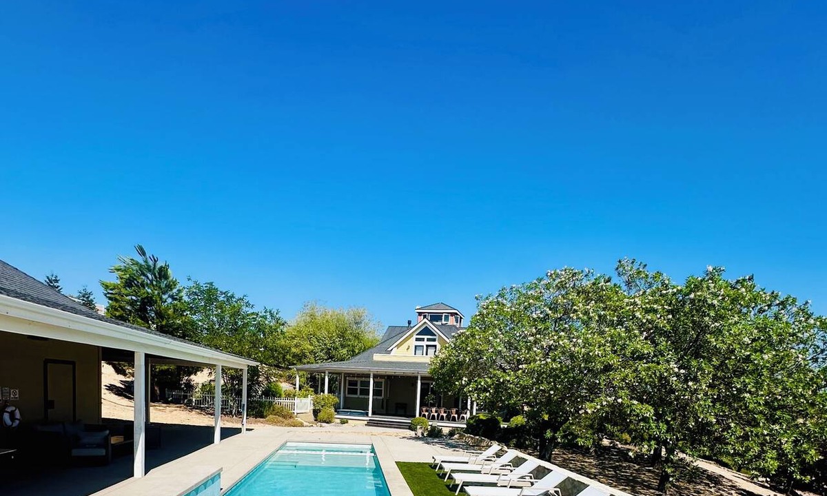 Paso Robles House | Pool + Spa + Firepit + 360° Tower | Paso Robles Wine | Tour de Rouge