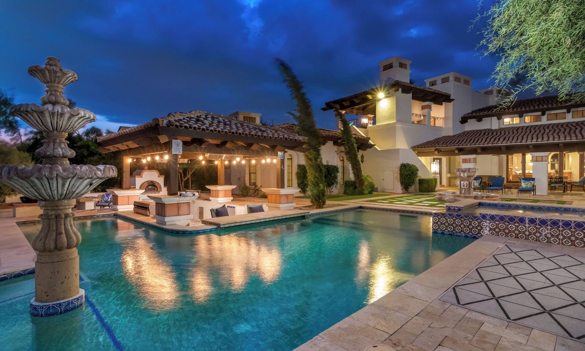 Paradise Valley House | Premier Paradise Valley Estate – 11BR – Pool, Spa and Swim-Up Bar