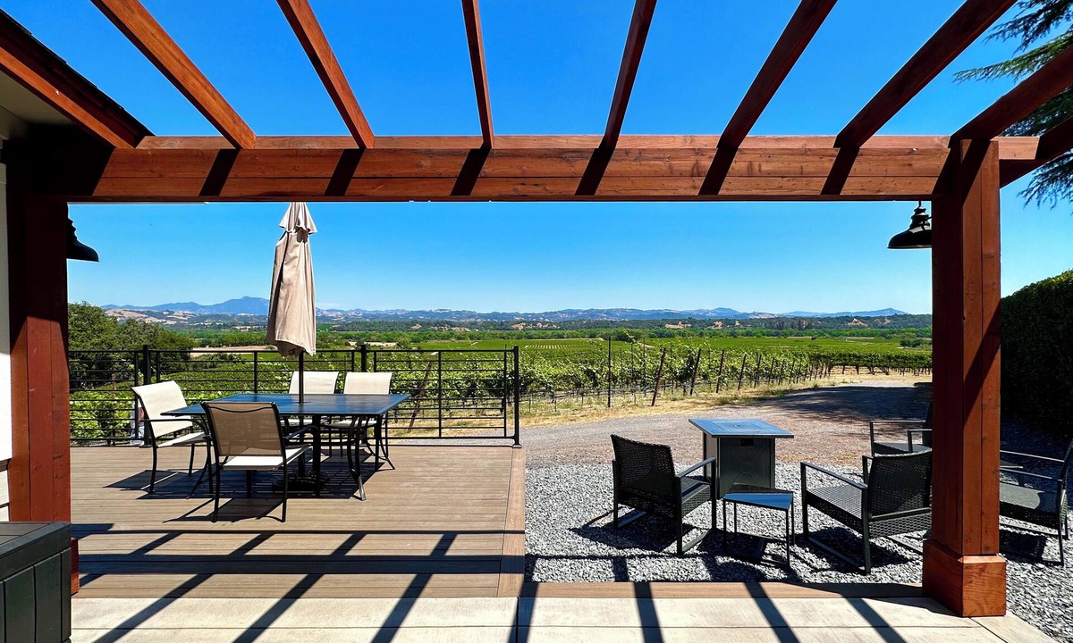 Healdsburg Cottage | Premier Wine Country Getaway. Exclusive Bucher Vineyard Cottage on Westside Road