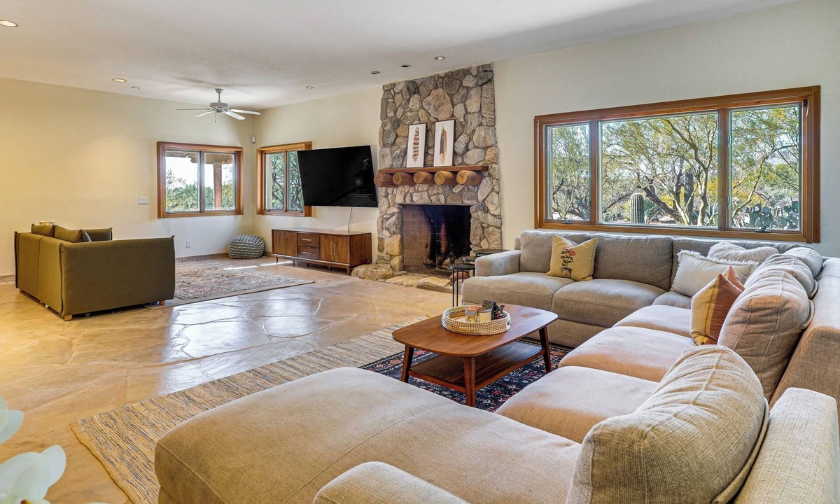 The Elin Ranch House | Private Casita in the Foothills of Mt Lemmon!