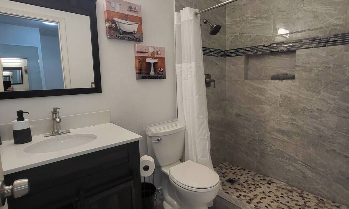 Las Vegas Apartment | Privet Studios separate entry and full kitchen we are conveniently located