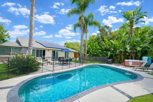 Southwest Anaheim House | Rainforest Villa 4 Bedroom PoolSpa Walk2Disneyland