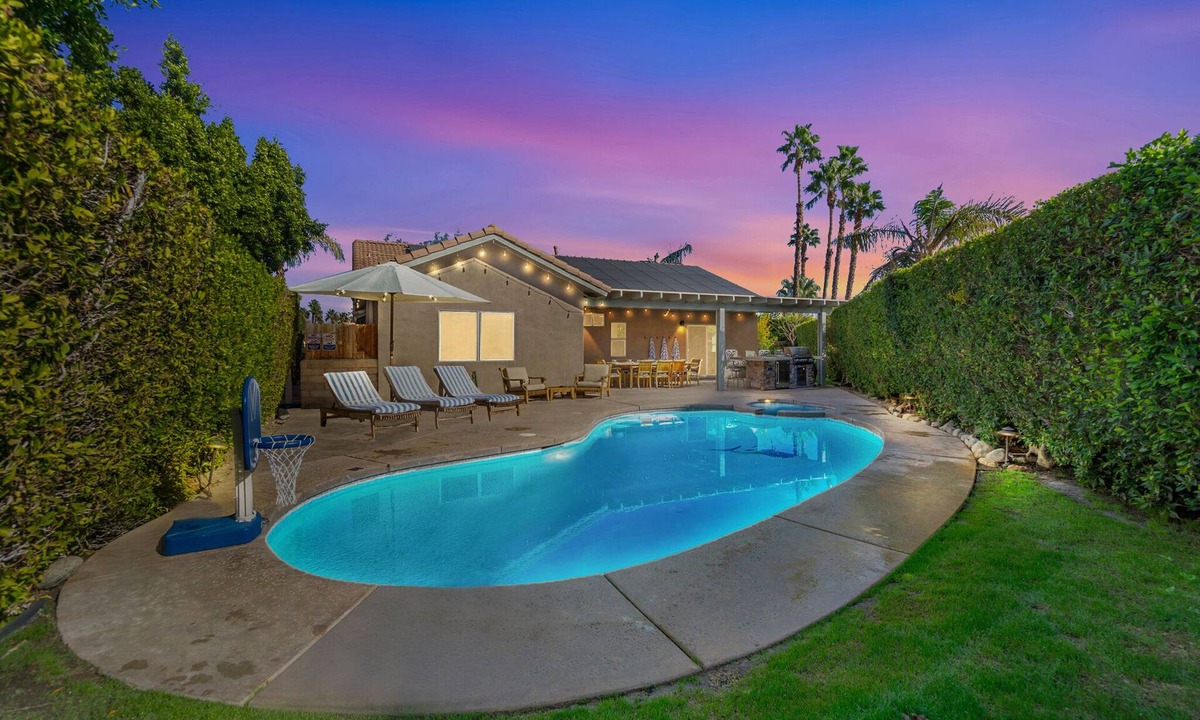 Vista Norte House | Rare 4BR Palm Springs Retreat with Pool & Spa Cozy, Spacious & Near Downtown