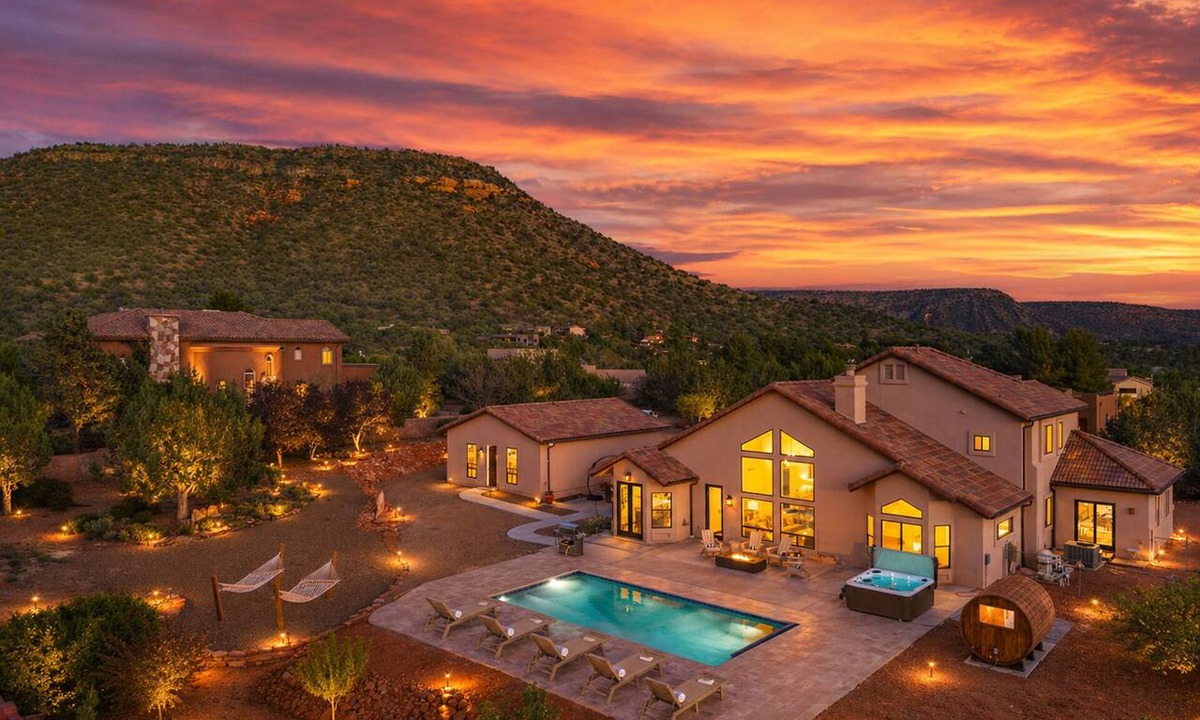 Oak Creek House | Red Rock Views Pool, Spa, Sauna, Cinema & Fitness Luxe 5BR Sedona Retreat