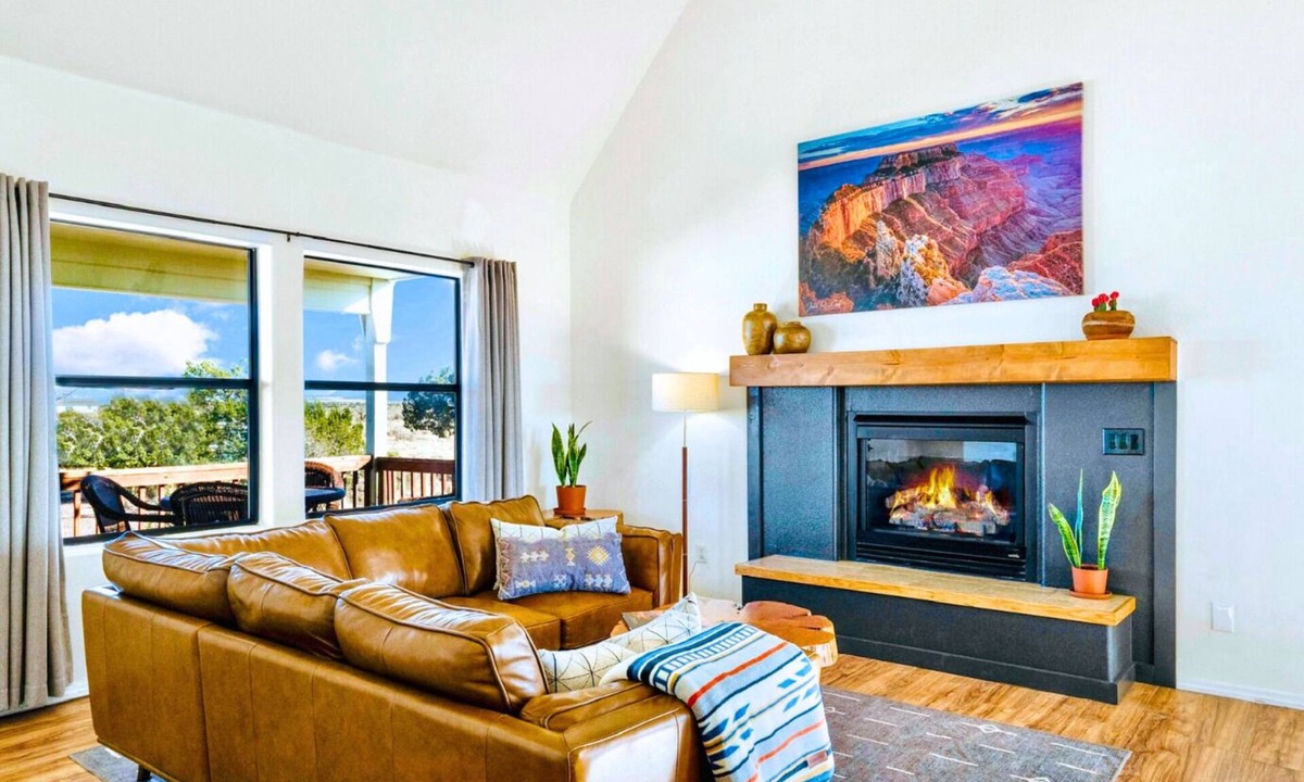 Valle House | Relaxing Family Getaway 27mi to Canyon King AC BBQ WD