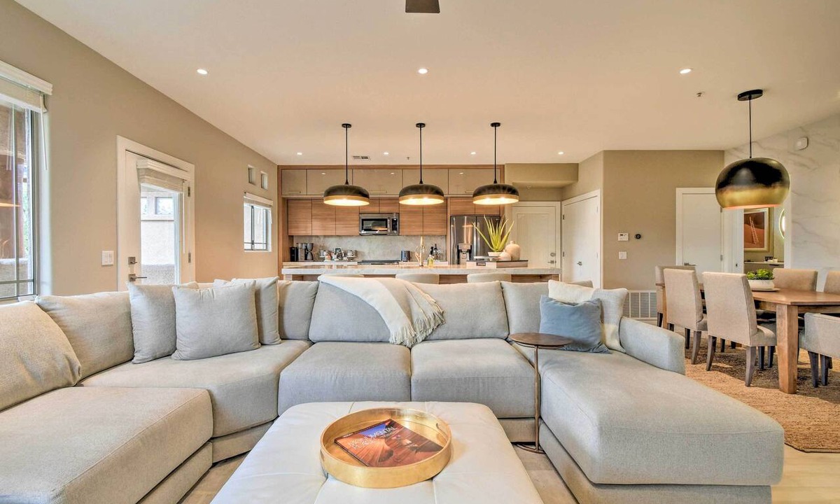 Central Scottsdale Condo | Resort Perks & Private Balcony: Scottsdale Condo!
