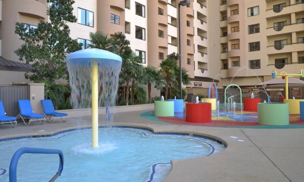 Las Vegas House | Right on the Strip! 4 Relaxing Units, Pool, Spa, Near Miracle Mile Shops
