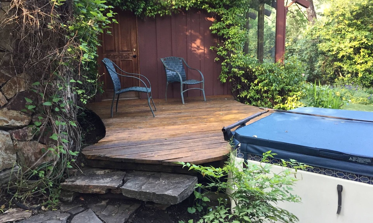 Ukiah House | River House with Studio