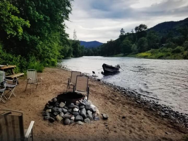 Grants Pass Bed & Breakfast | Riverlife