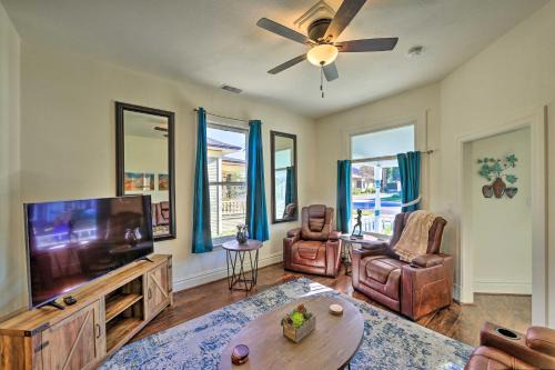 Downtown Riverside House | Riverside House w/Yard ~ 1 Mi to Downtown!