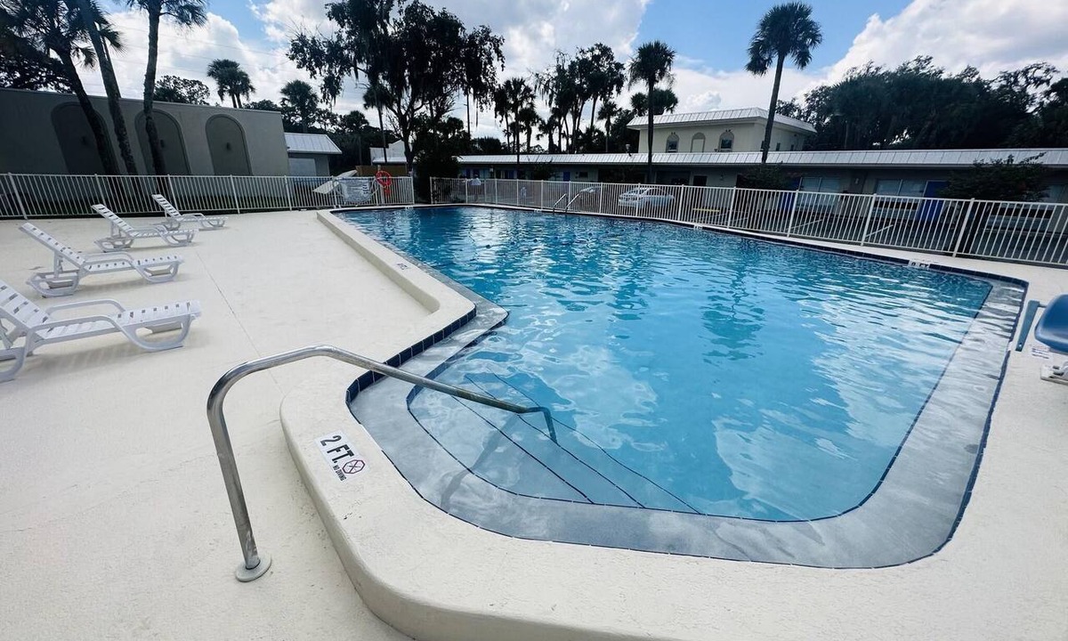 Silver Springs Hotel | Rodeway Inn Silver Springs