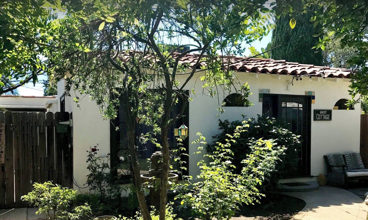 Atwater Village House | Romantic 2-bedroom LA Retreat Garden Oasis Near Silver Lake