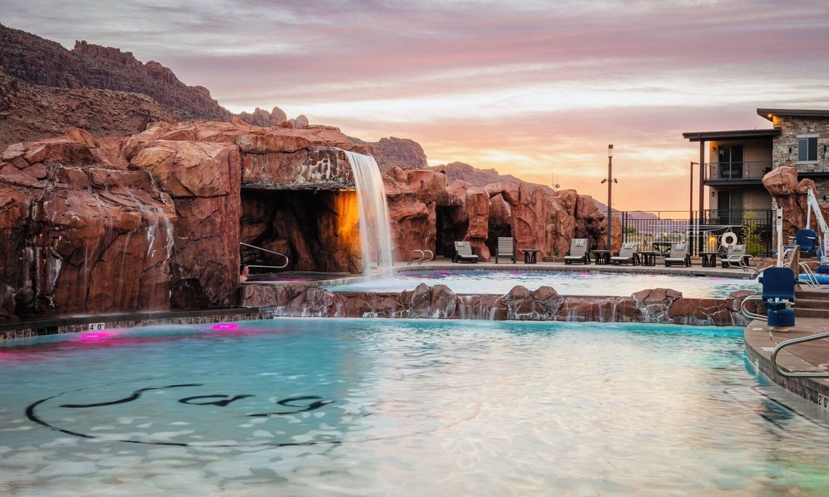 Moab South Valley Condo | SageCreek E7 "BalancedRock Retreat" - Amazing Pool