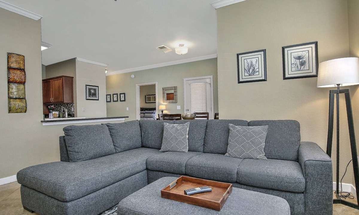 Paradise Valley Village Condo | Scottsdale Condo ,Ground Floor, Fast Wi-Fi, King Bed, Hot tub/Pools, Gated